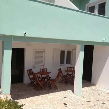 Apartment Residenz Benni 5 Mit Beheiztem Grossem Pool Medulin