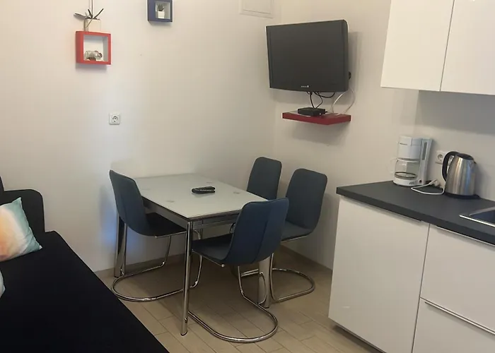 Residenz Benni 5 Mit Beheiztem Grossem Pool דירה *
